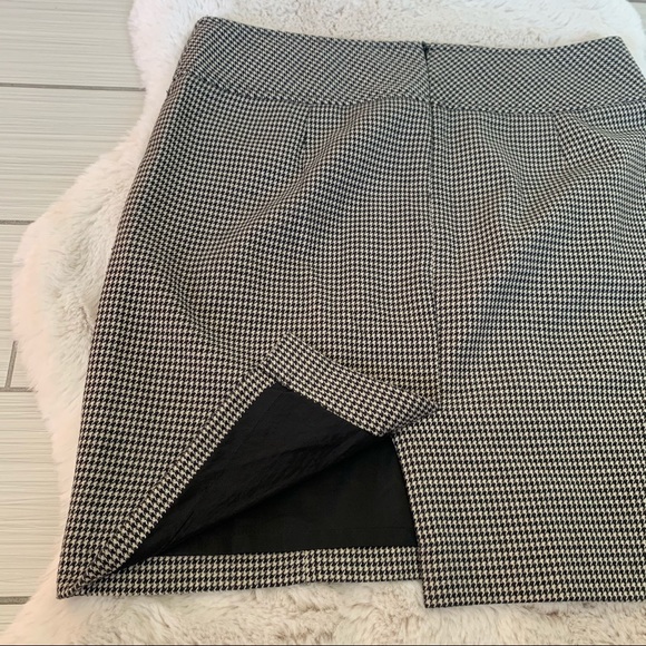 Houndstooth Skirt - Picture 4 of 6